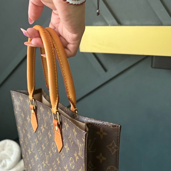 Authentic Sac da Plat from Louis Vuitton - Picture 9 of 15